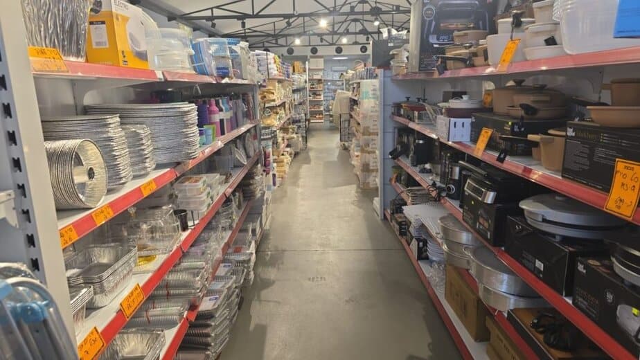 אפ סטוק אור יהודה. צילום באדיבות המקום