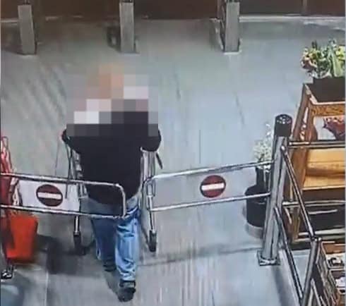 תיעוד ממצלמות האבטחה. צילום: דוברות המשטרה