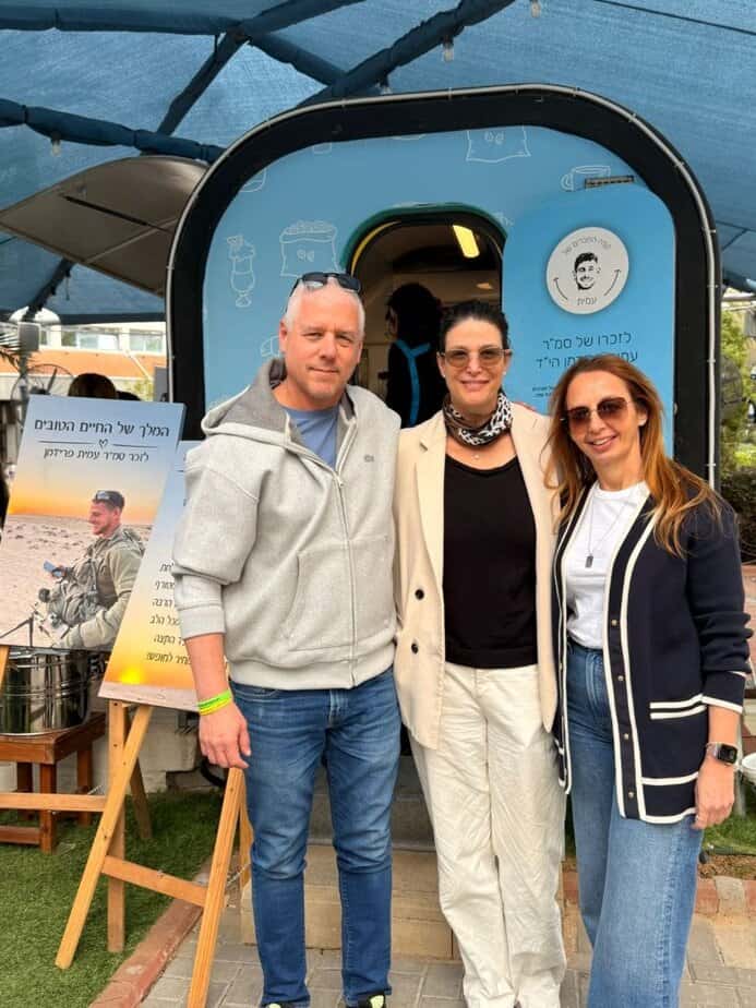 ליאת ואסף פרידמן עם ח"כ אפרת רייטן. צילום: יח"צ