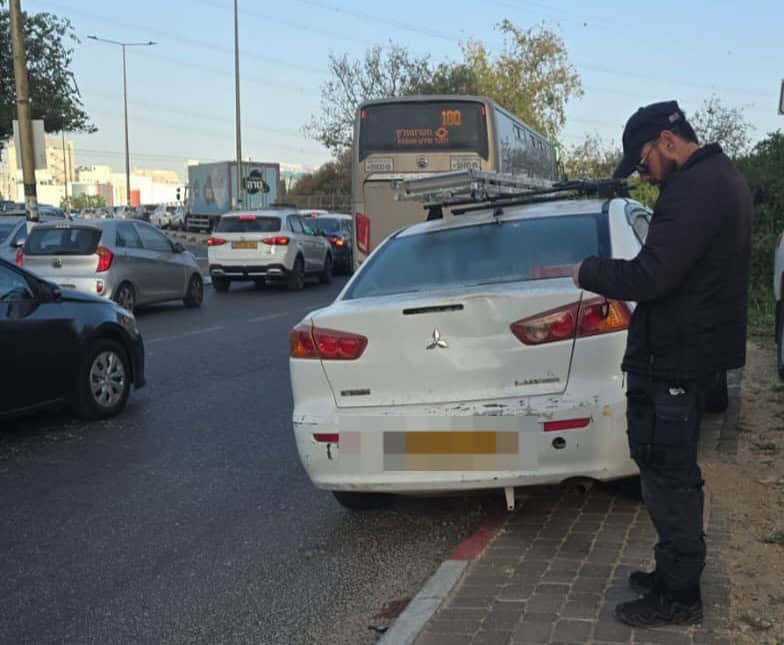 מבצע אכיפה נגד מטרדי רעש בצומת גבעת שמואל. צילום: דוברות עיריית גבעת שמואל