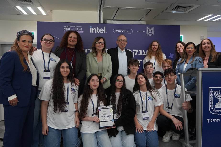 תלמידי התיכון השש-שנתי מגבעת שמואל. צילום: דוברות מחוז מרכז