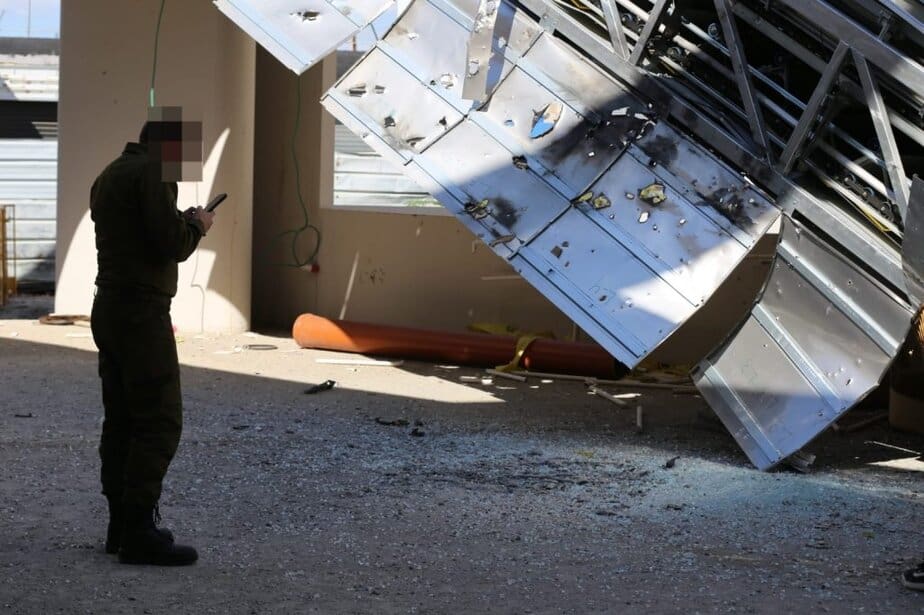 נפילת רסיס ביהוד. צילום: איתן אלחדז ברק