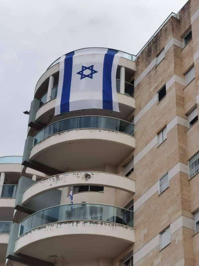 רסיס נפל בגבעת שמואל. צילום: דוברות עיריית גבעת שמואל