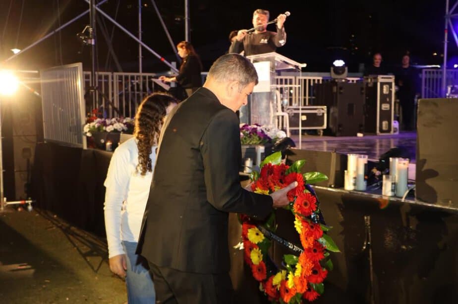 טקס יום הזיכרון המרכזי בפארק רמון גבעת שמואל. צילום ליאור בר סימן טוב