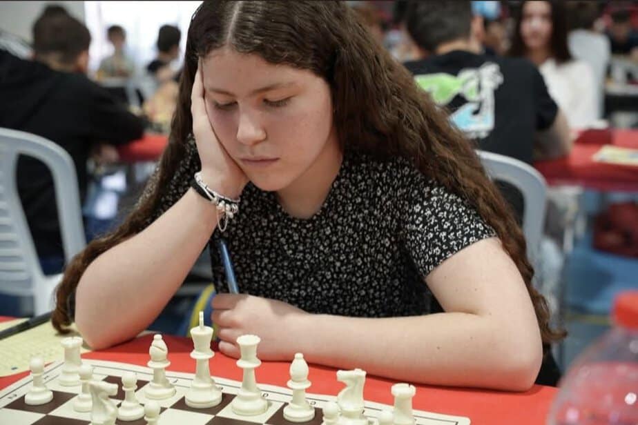נעמה גליס מגבעת שמואל בדרך לאליפות העולם לנוער בשחמט. צילום באדיבות המשפחה