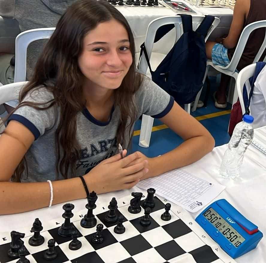 יעל סגל מגבעת שמואל בדרך לאליפות העולם לנוער בשחמט. צילום באדיבות המשפחה