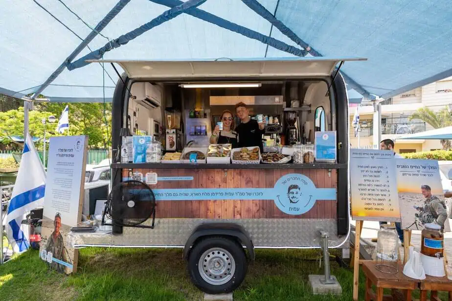 "קפה החברים של עמית". צילום: שרון אדמוני