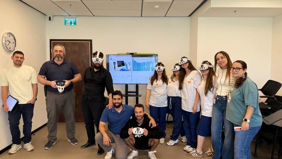 טכנולוגית VR לתרגול הליכים רפואיים מורכבים. צילום: מישל ויינר.