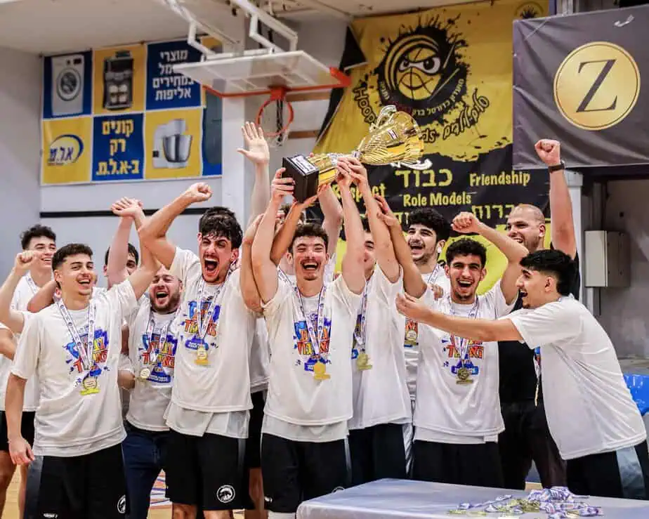 ע.ל.ה יהוד מחזיקת גביע האיגוד לנוער. צילום: ליאור פורמן, איגוד הכדורסל