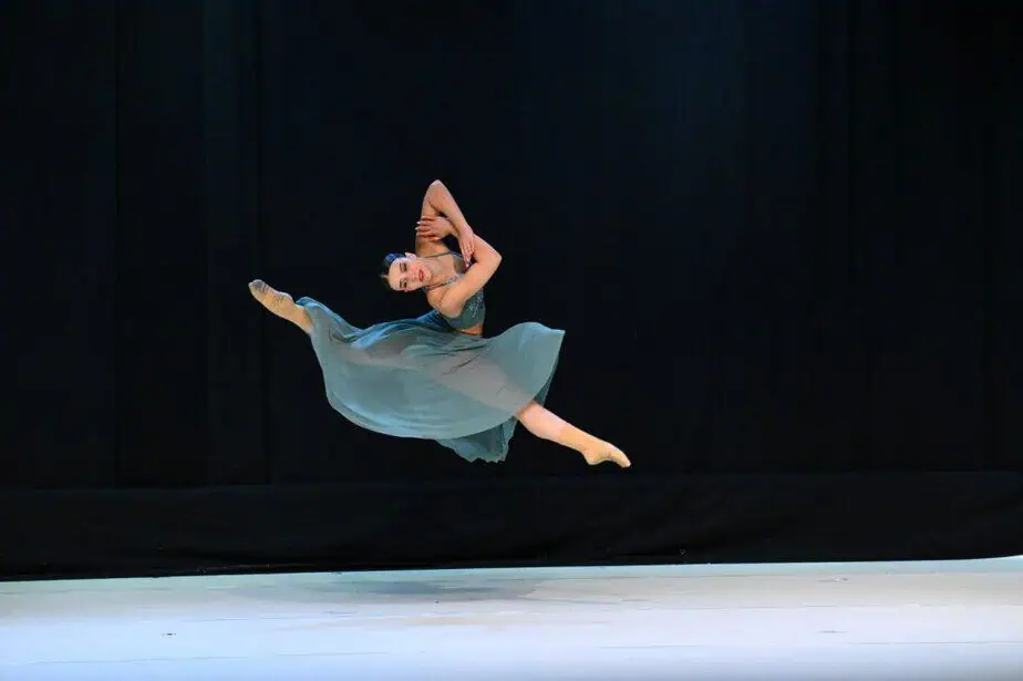 רקדנית של סטודיו Adidance מקריית אונו. צילום גיטל פרס