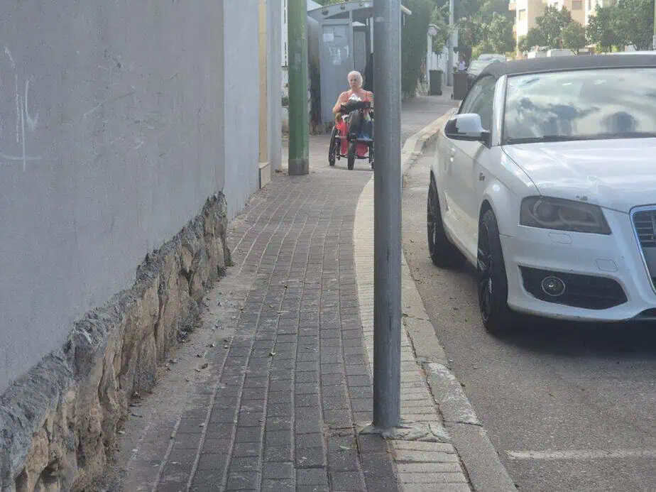 המדרכה בקריית אונו. צילום פרטי