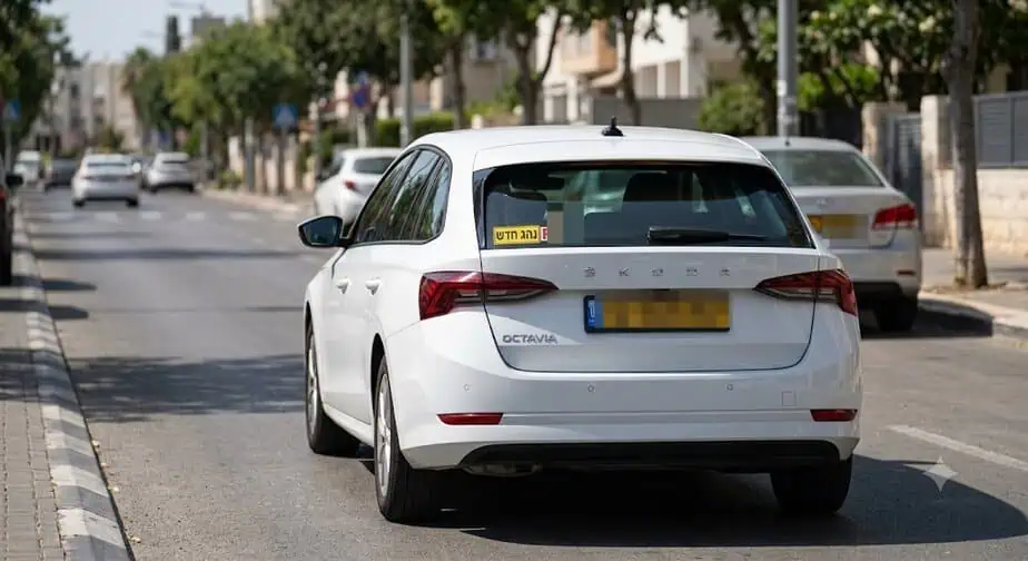 רכב עם שלט נהג חדש