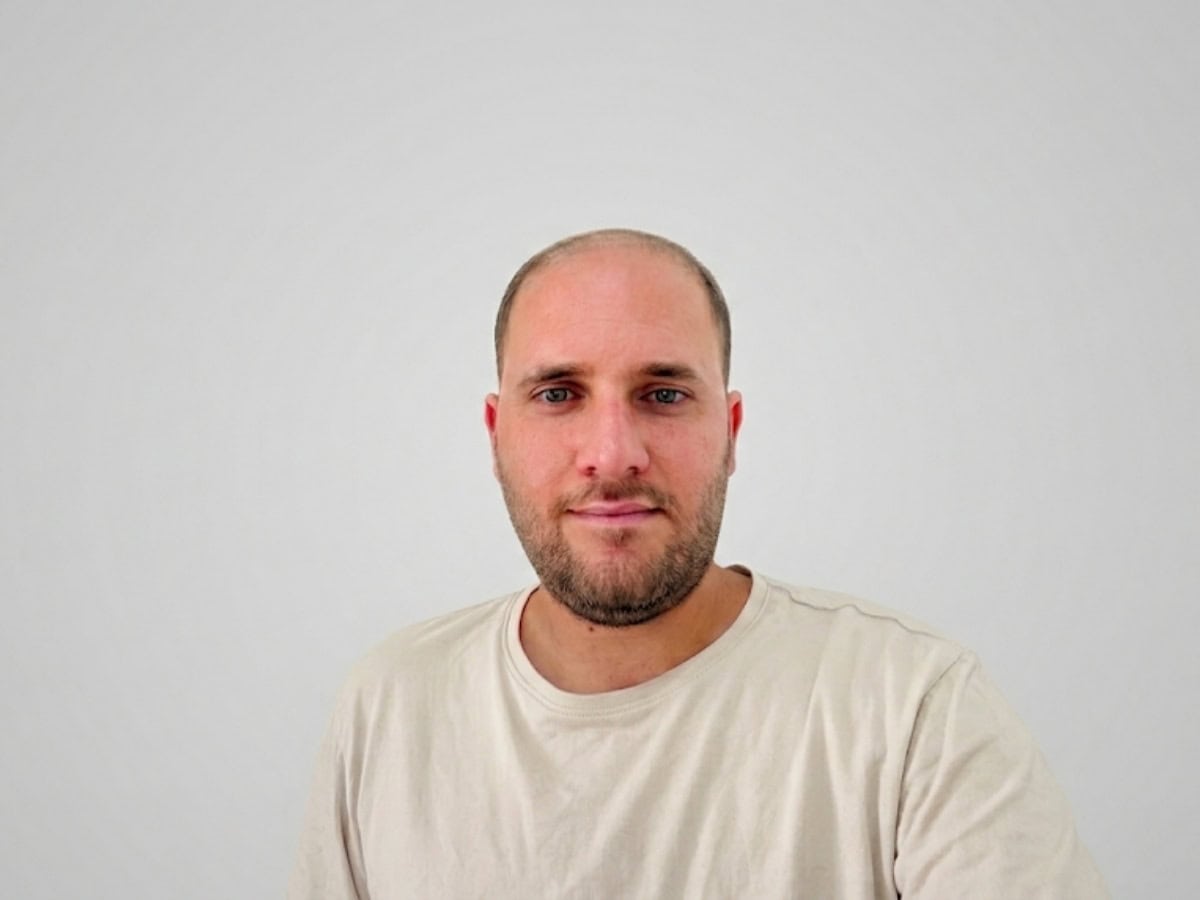 יאיר ענתבי מנהל חטיבת הביניים 'עתיד יגאל אלון' יהוד מונוסון. צילום באדיבות המצולם