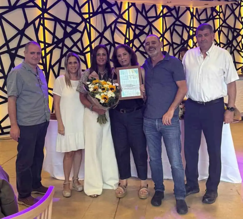 עובדת מצטיינת. צילום: עיריית גבעת שמואל