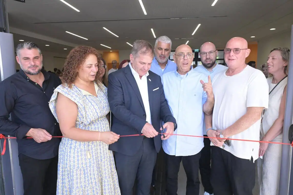 שר החינוך ביקר ביהוד-מונוסון