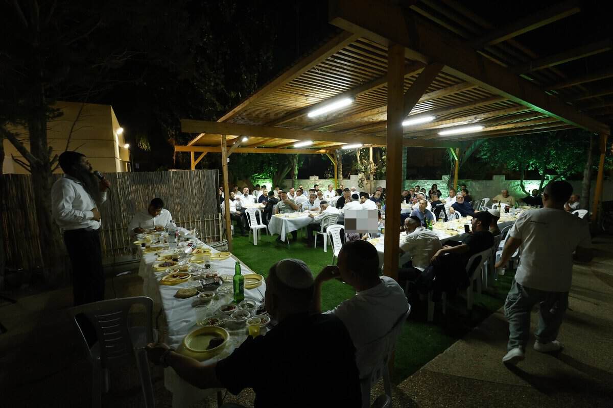 ערב ההילולה בבית הכנסת אור הגנוז באור יהודה. צילום: איתן אלחדז ברק